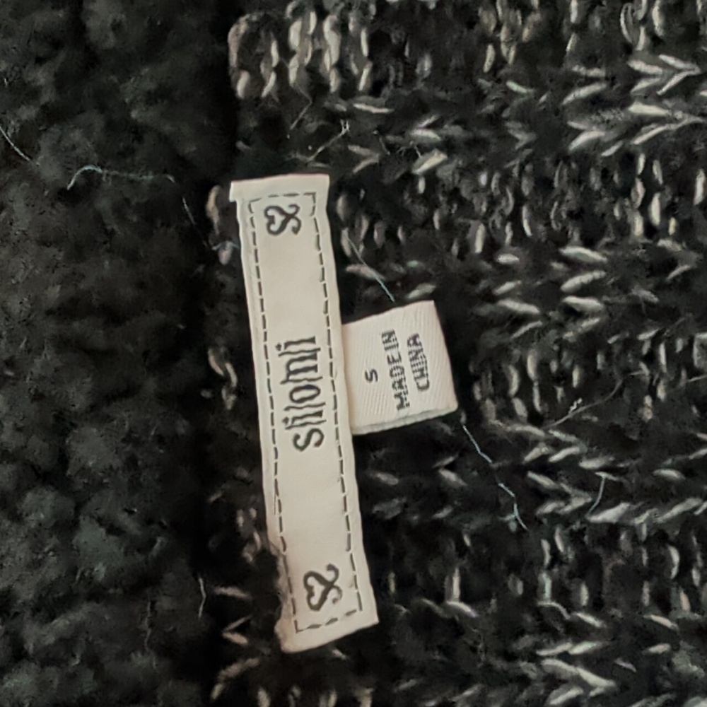 Sioni Women's Black and Gray Sweater - Picture 9 of 10